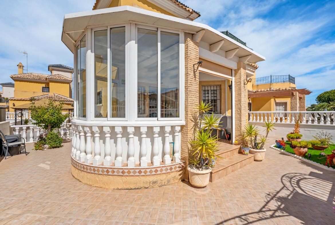 Detached villa with 3 bedrooms and 2 bathrooms in Algorfa | Ref: VA 5426