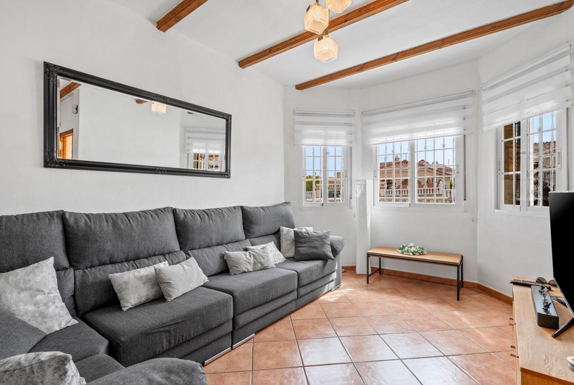 Detached villa with 3 bedrooms and 2 bathrooms in Algorfa | Ref: VA 5426