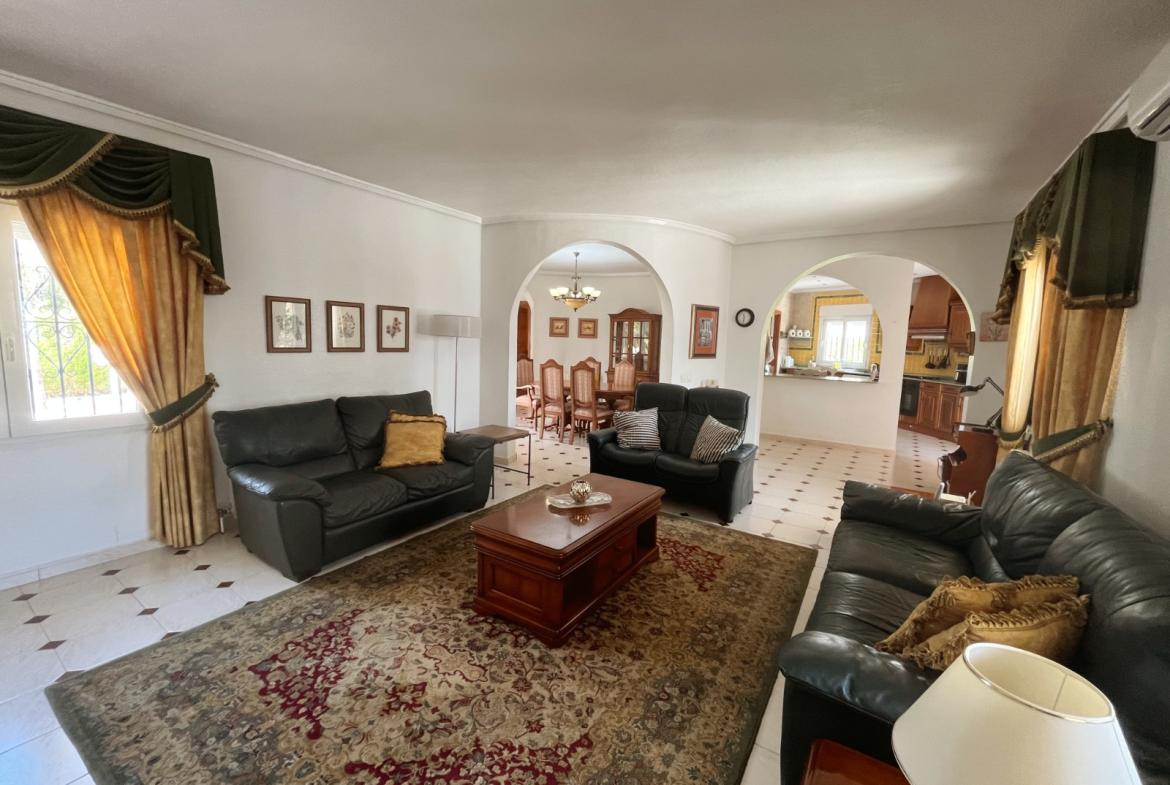 Detached villa with 4 bedrooms and 4 bathrooms in Ciudad Quesada | Ref: VA 5440