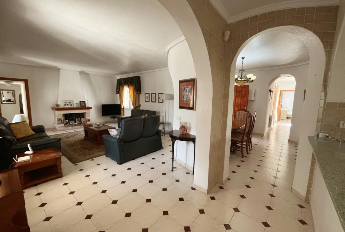 Detached villa with 4 bedrooms and 4 bathrooms in Ciudad Quesada | Ref: VA 5440