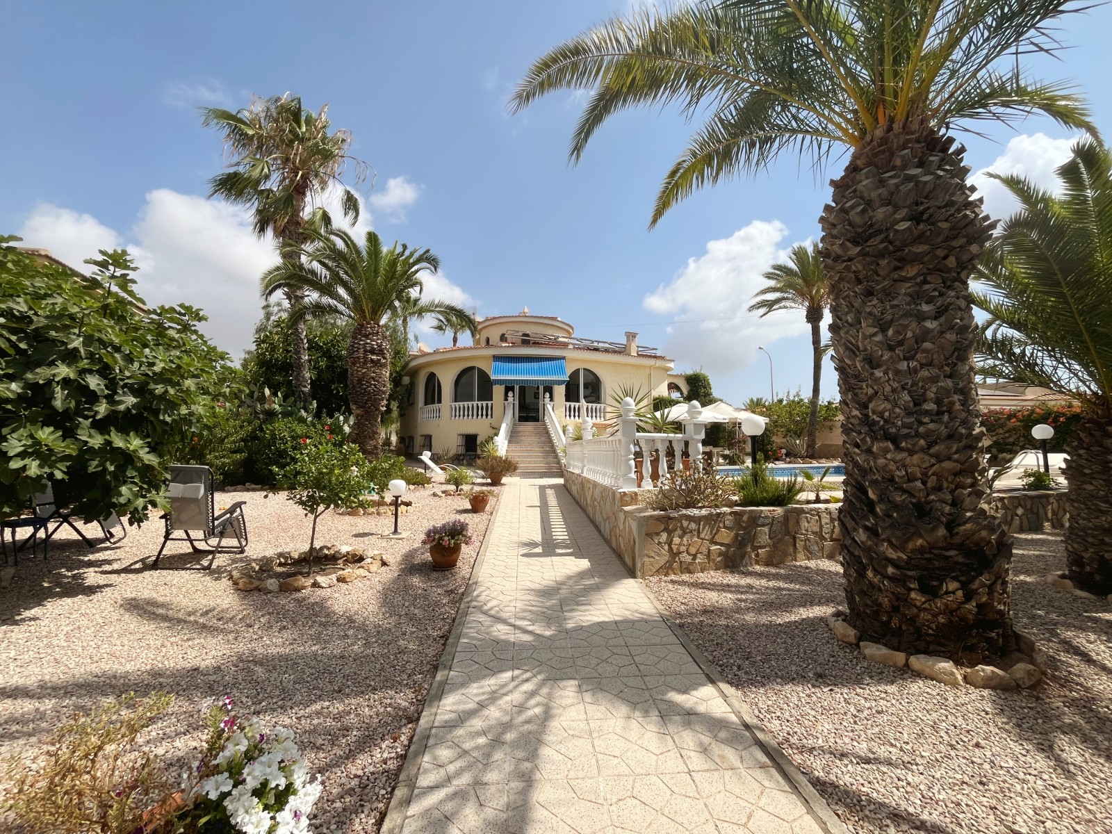 Detached villa with 6 bedrooms and 5 bathrooms in Ciudad Quesada | Ref: VA5443