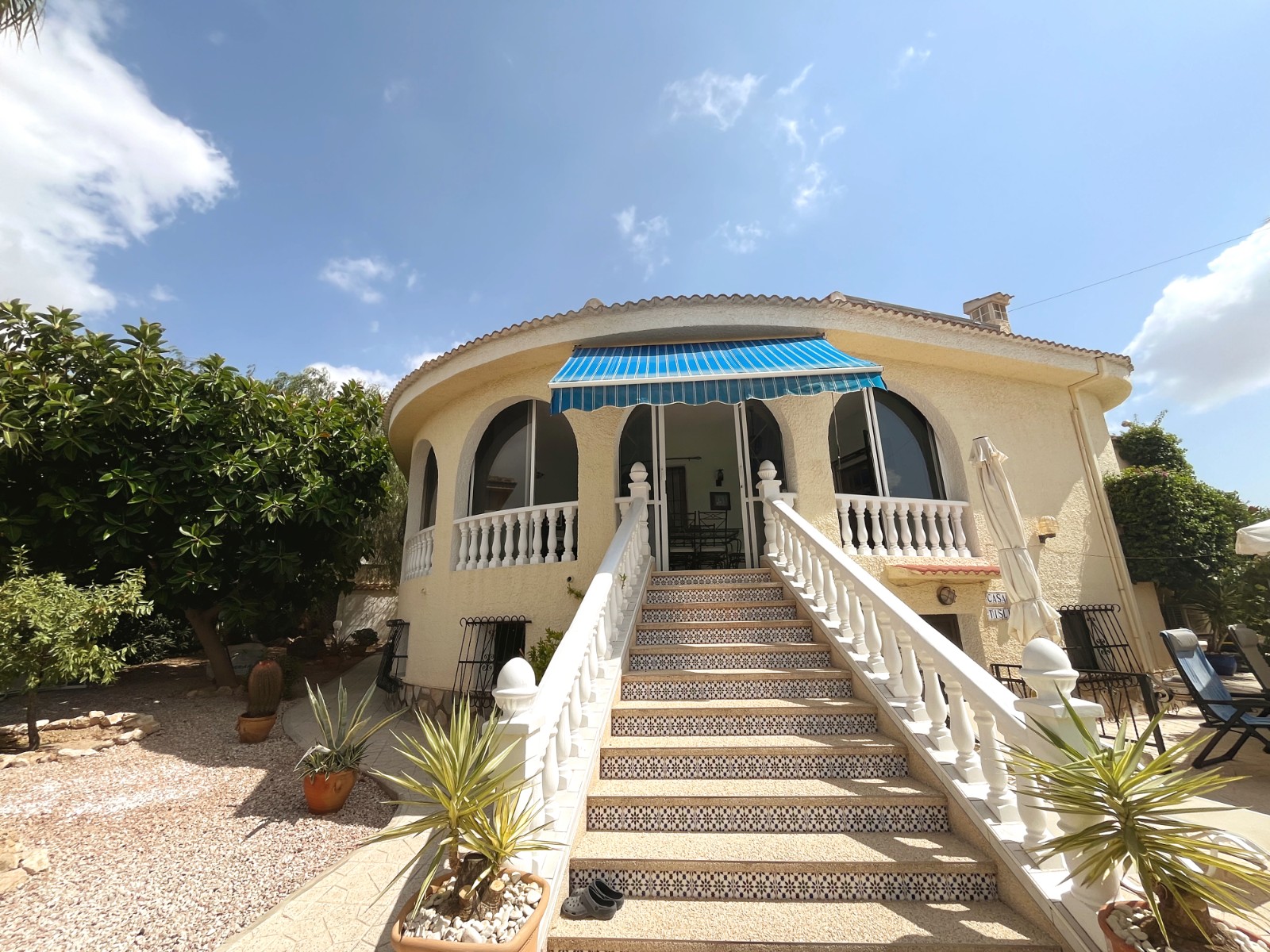 Detached villa with 6 bedrooms and 5 bathrooms in Ciudad Quesada | Ref: VA5443