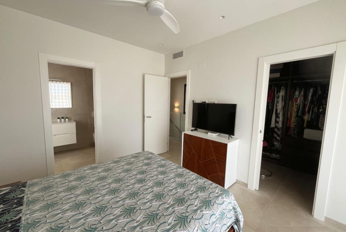 Detached villa with 4 bedrooms and 3 bathrooms in Los Montesinos | Ref: VA5446