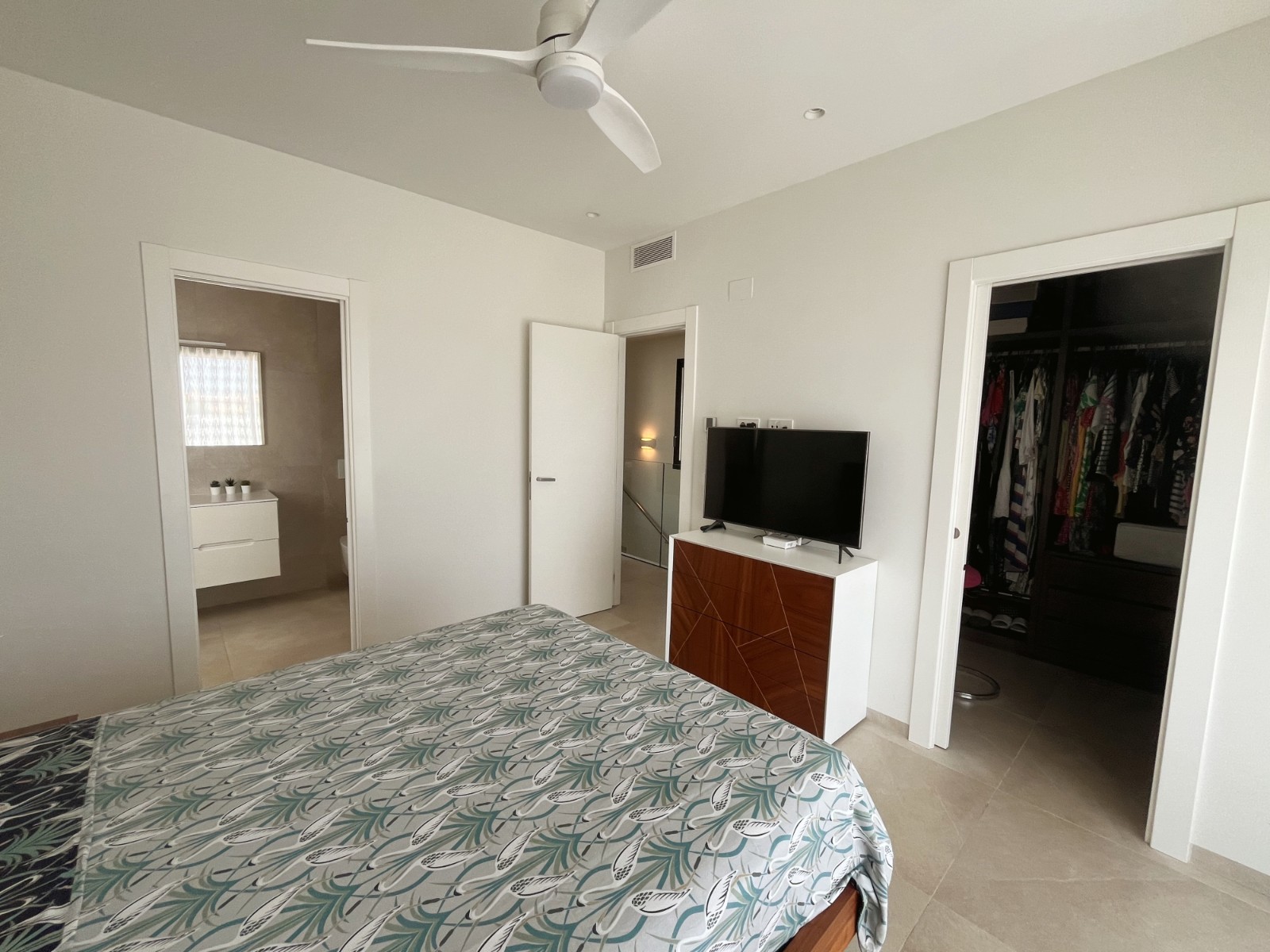 Detached villa with 4 bedrooms and 3 bathrooms in Los Montesinos | Ref: VA5446
