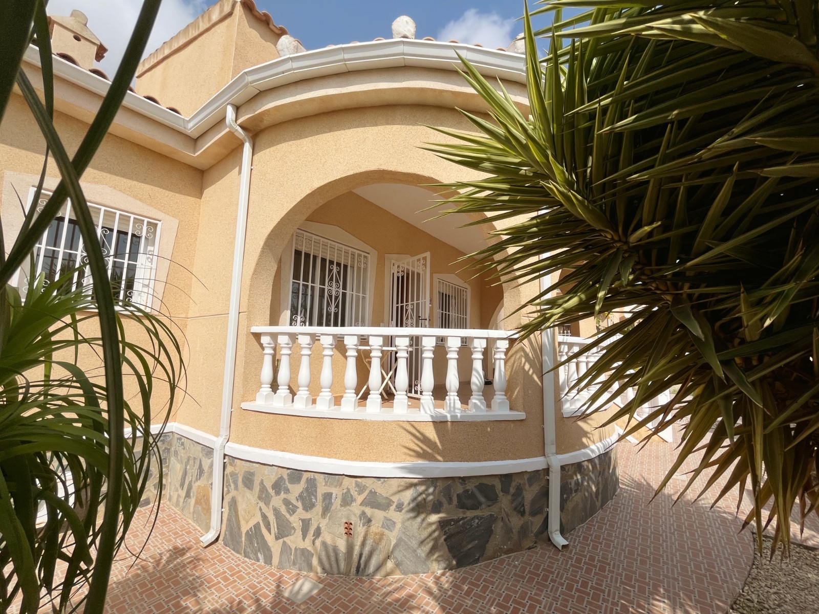 Detached villa with 2 bedrooms and 2 bathrooms in Ciudad Quesada | Ref: VA5447