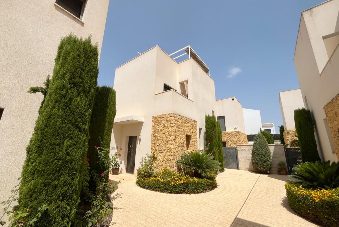 Detached villa with 2 bedrooms and 2 bathrooms in Ciudad Quesada | Ref: VA 5421