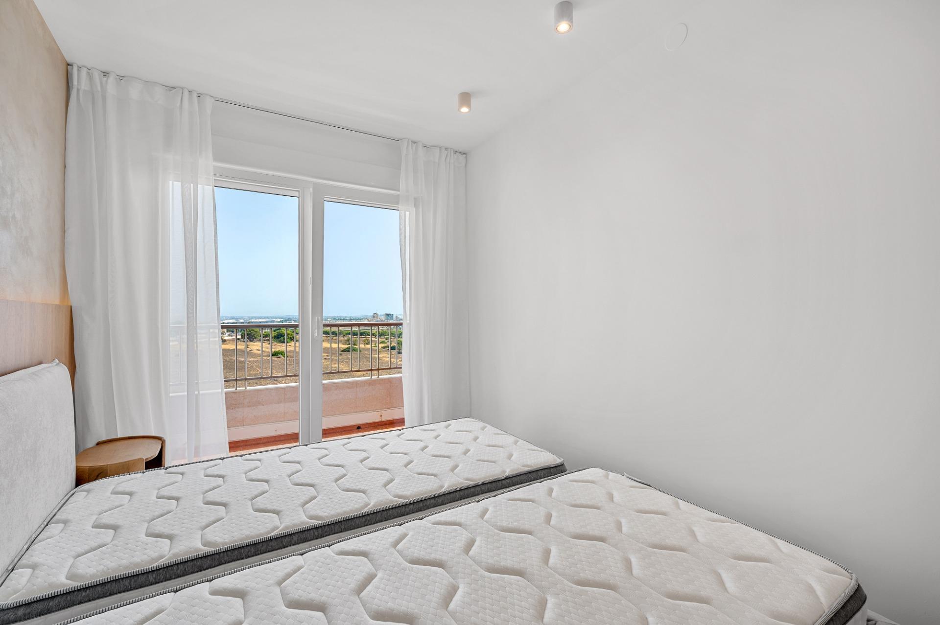 Apartment with 2 bedrooms and 2 bathrooms in Torrevieja | Ref: 2330/6689
