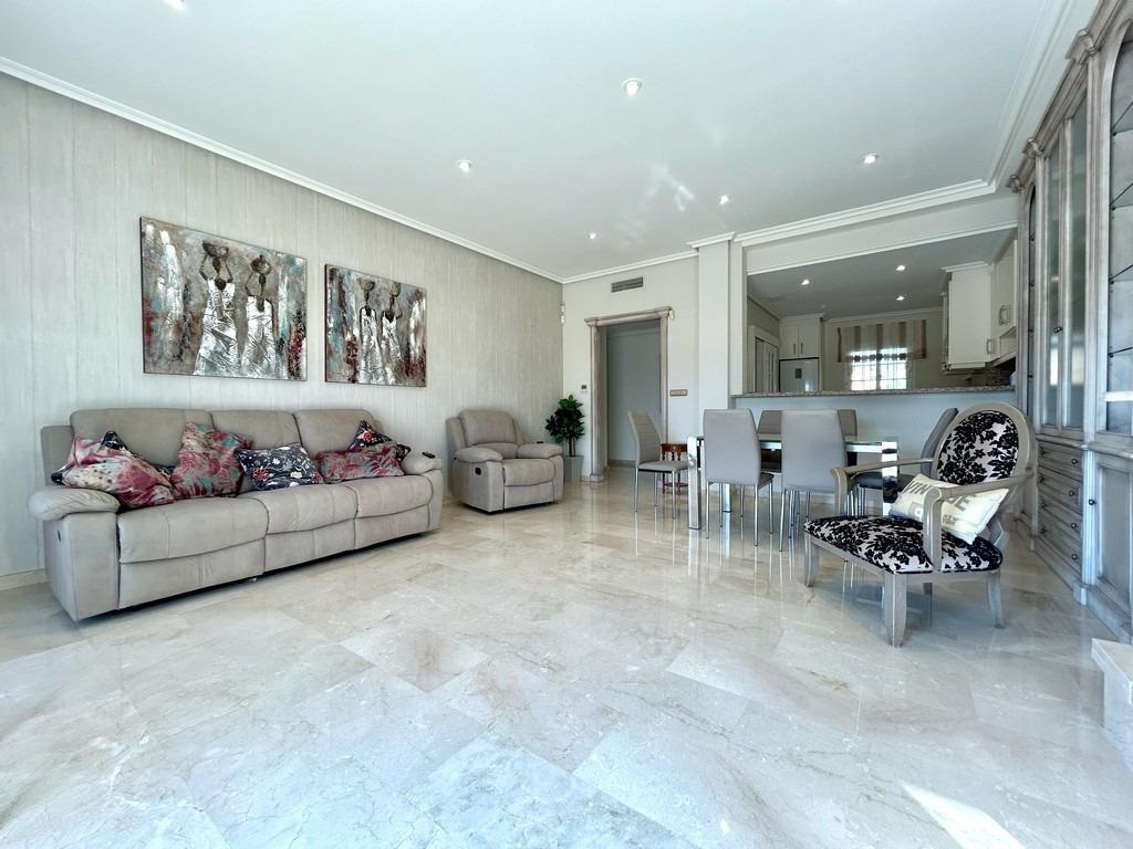 Penthouse with 3 bedrooms and 2 bathrooms in Dehesa de campoamor | Ref: URE3209/6689
