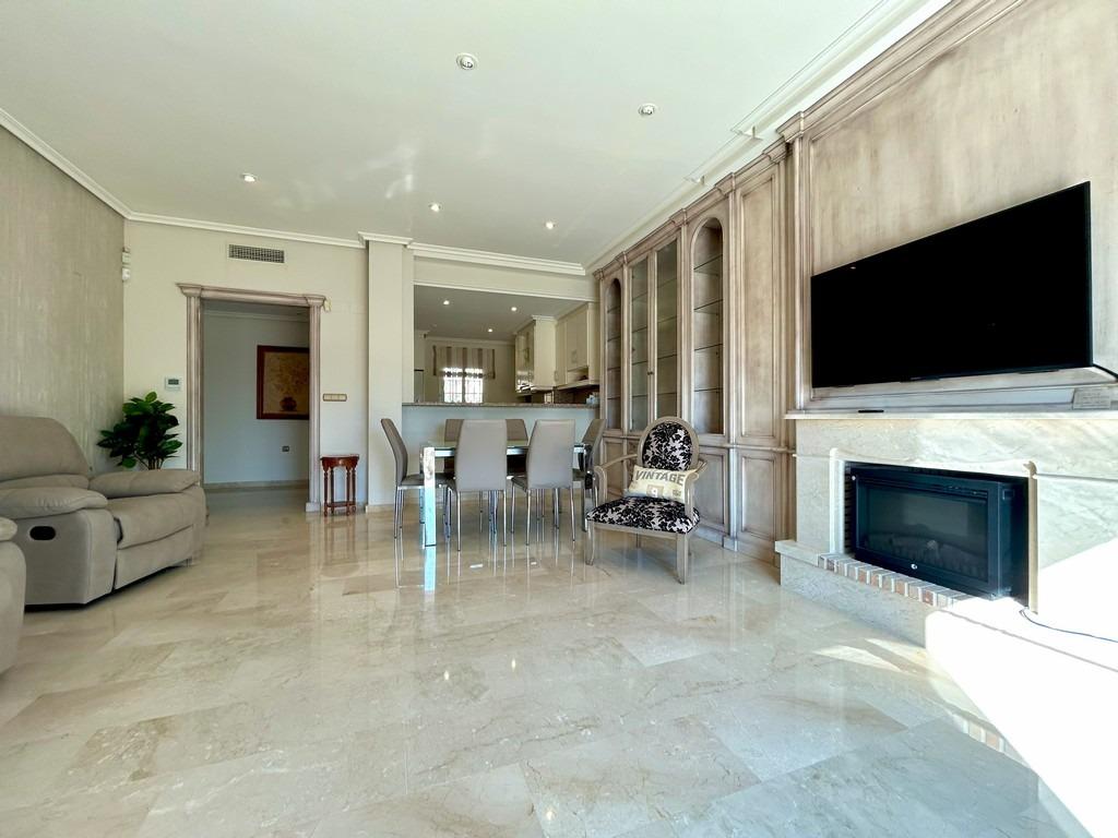 Penthouse with 3 bedrooms and 2 bathrooms in Dehesa de campoamor | Ref: URE3209/6689