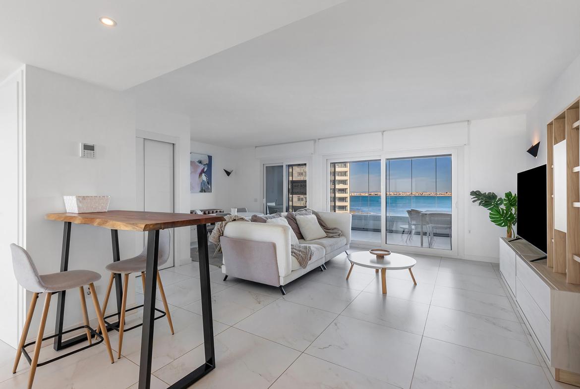 Apartment with 2 bedrooms and 2 bathrooms in Torrevieja | Ref: 4208