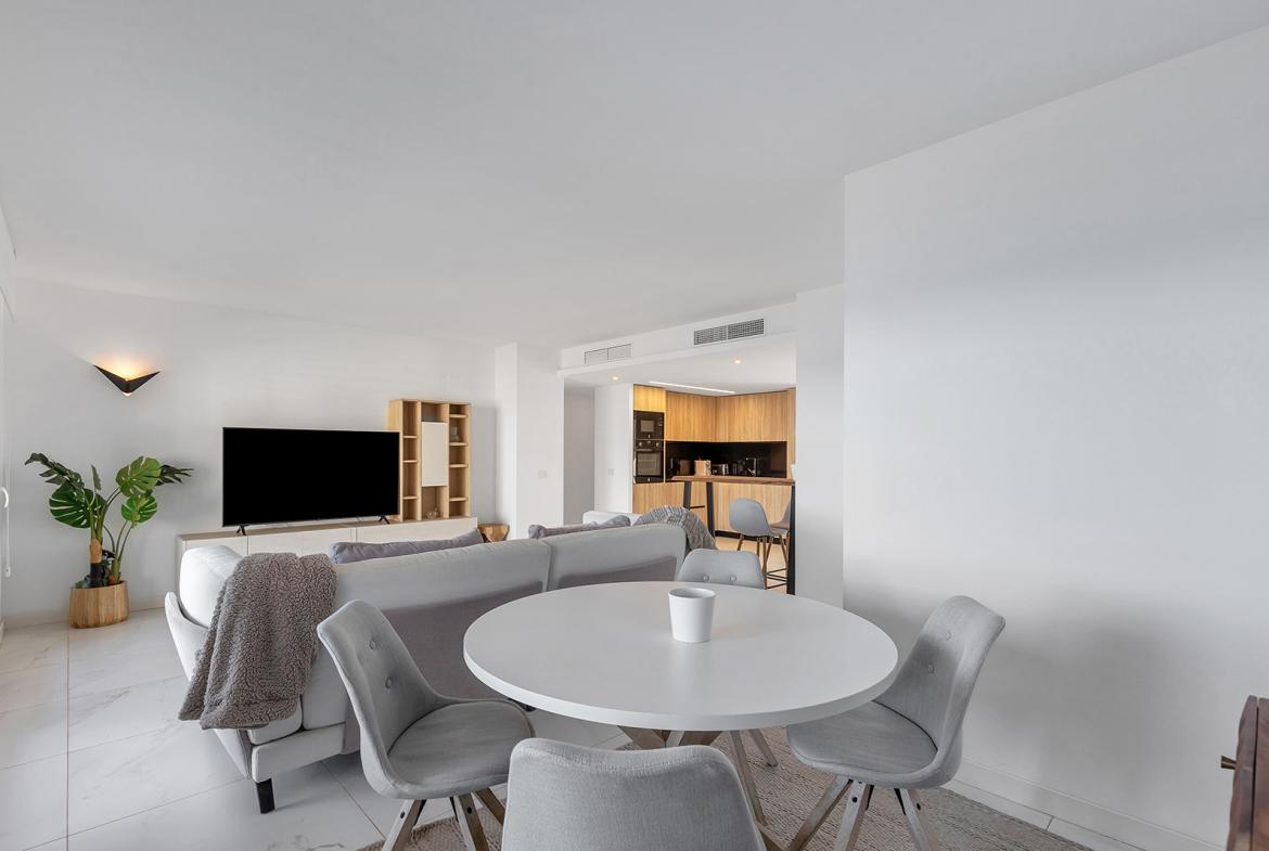 Apartment with 2 bedrooms and 2 bathrooms in Torrevieja | Ref: 4208