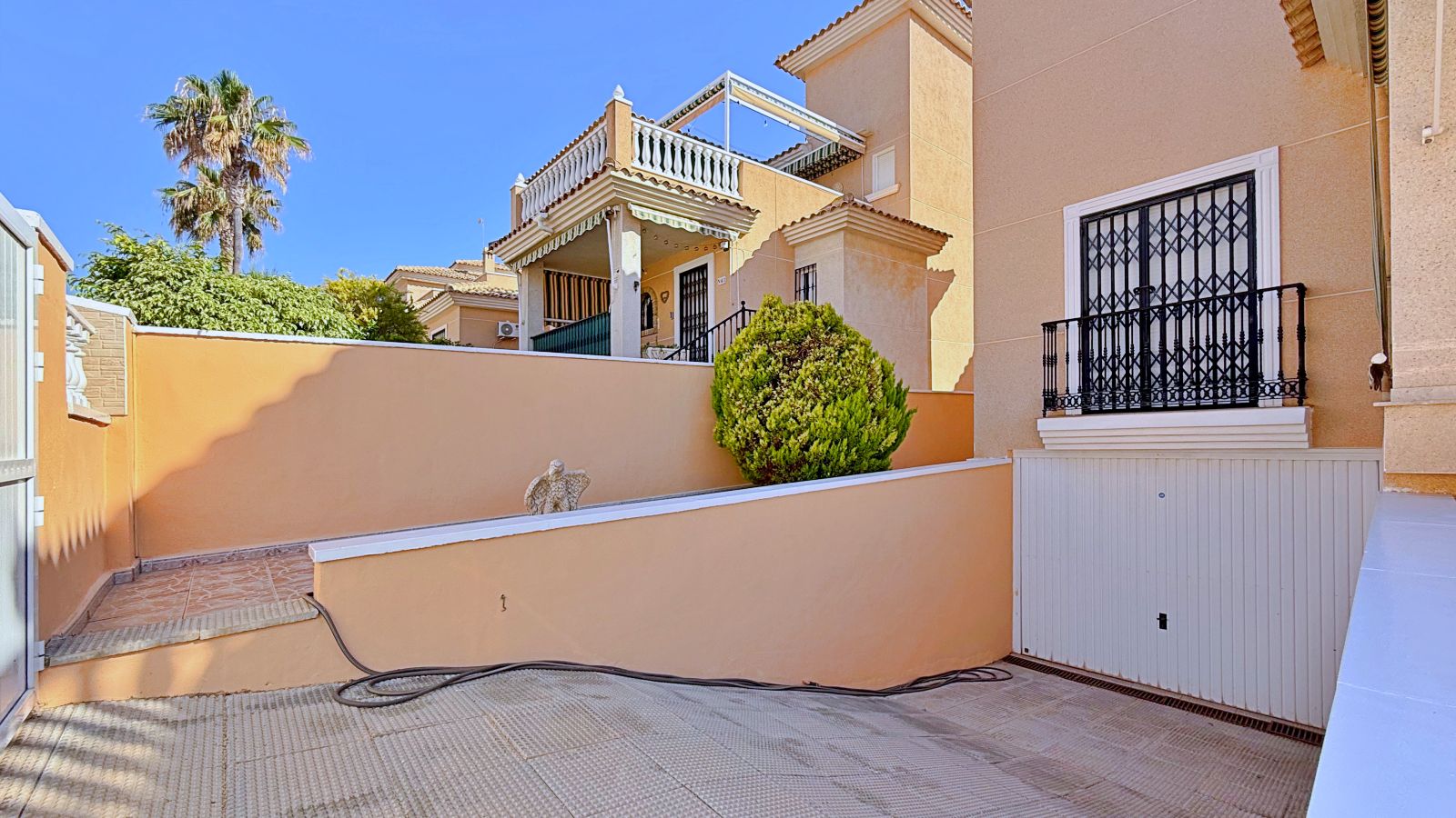 Villa with 4 bedrooms and 2 bathrooms in Orihuela | Ref: 4219