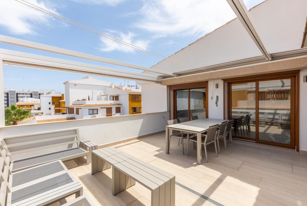 Apartment with 3 bedrooms and 2 bathrooms in Torrevieja | Ref: 4225