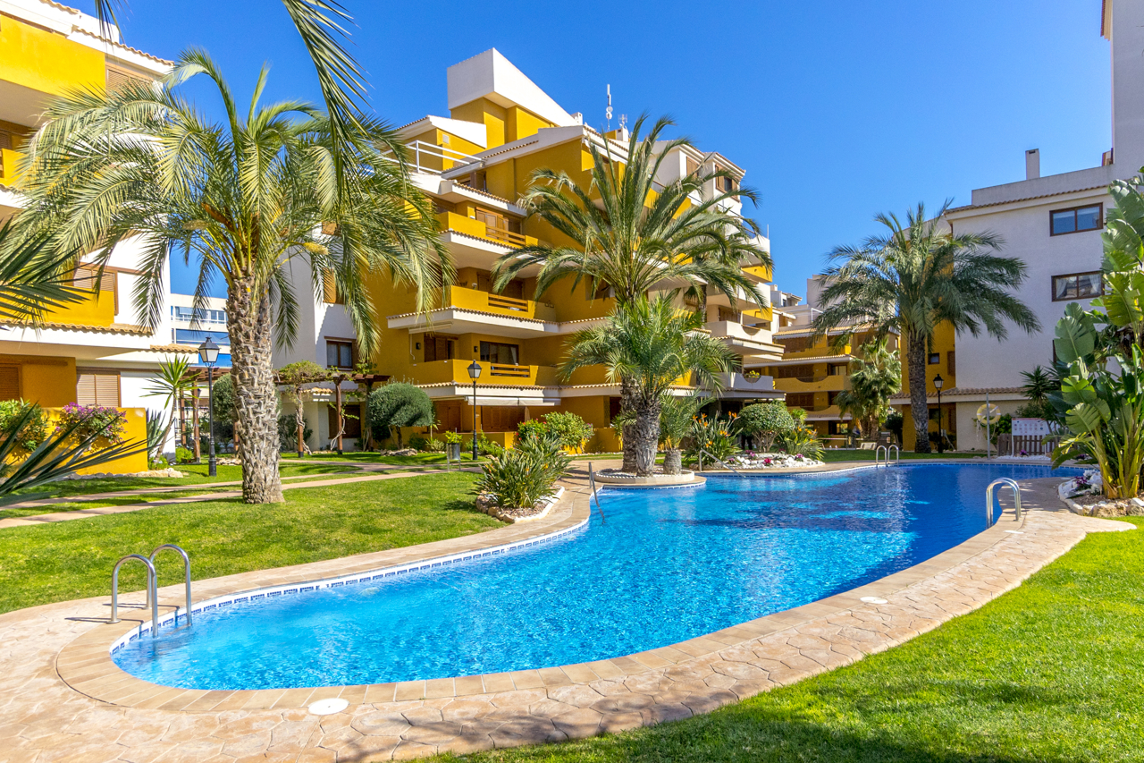 6a8474b20121d_117_web_laentradabq2.jpg Apartment with 3 bedrooms and 2 bathrooms in Torrevieja | Ref: 4225
