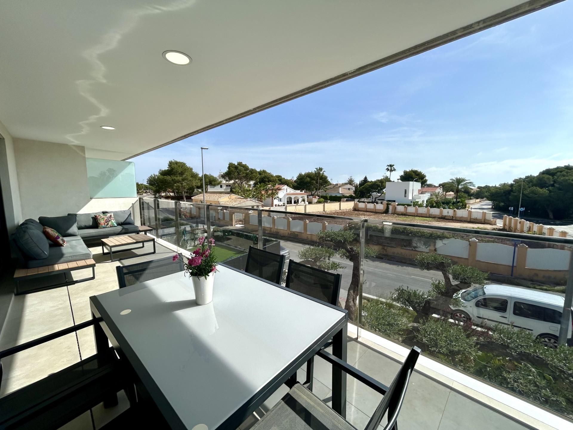 Apartment with 2 bedrooms and 2 bathrooms in Dehesa de campoamor | Ref: URED2323/6689