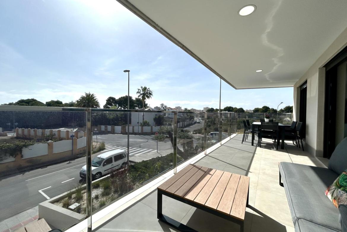 Apartment with 2 bedrooms and 2 bathrooms in Dehesa de campoamor | Ref: URED2323/6689