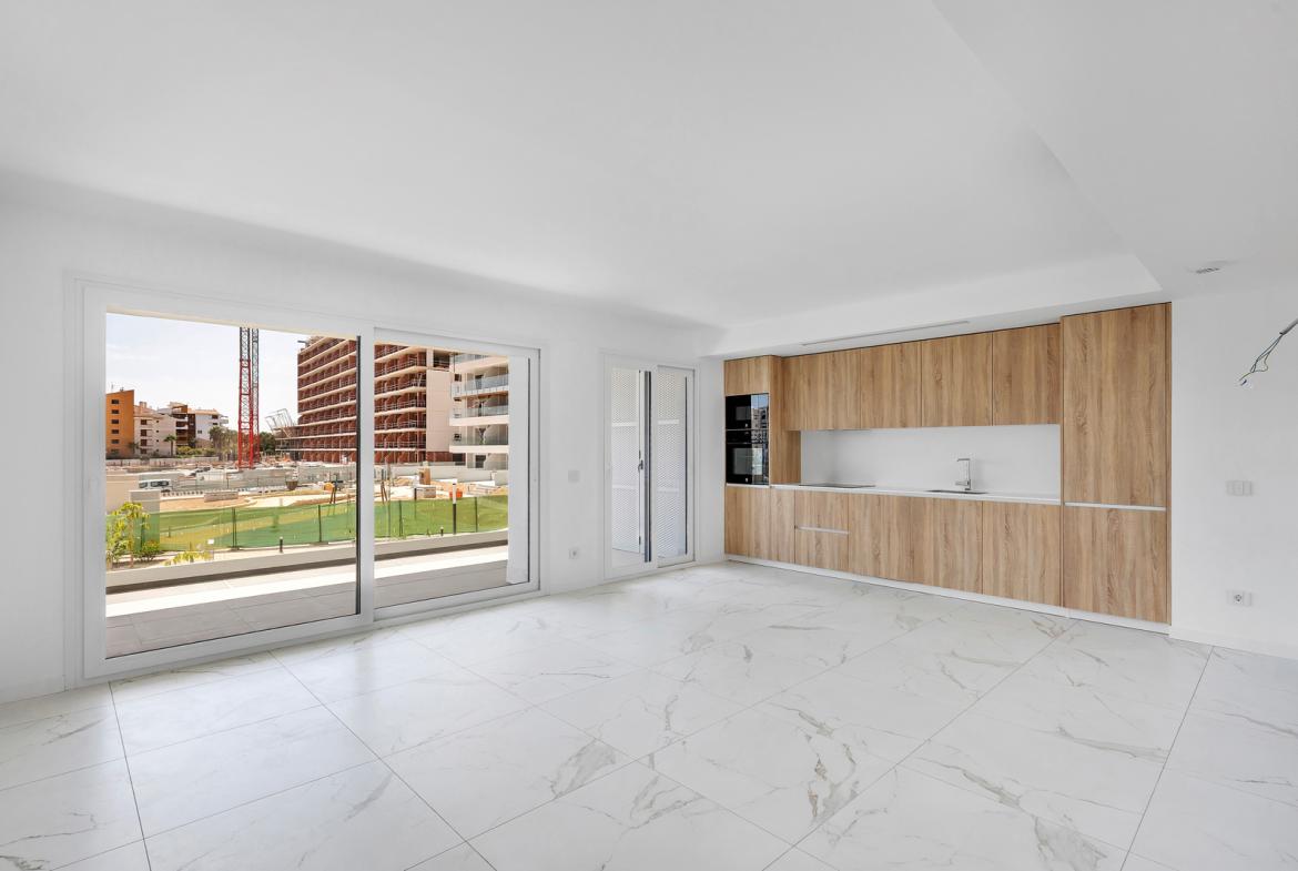 Apartment with 2 bedrooms and 2 bathrooms in Torrevieja | Ref: 4226