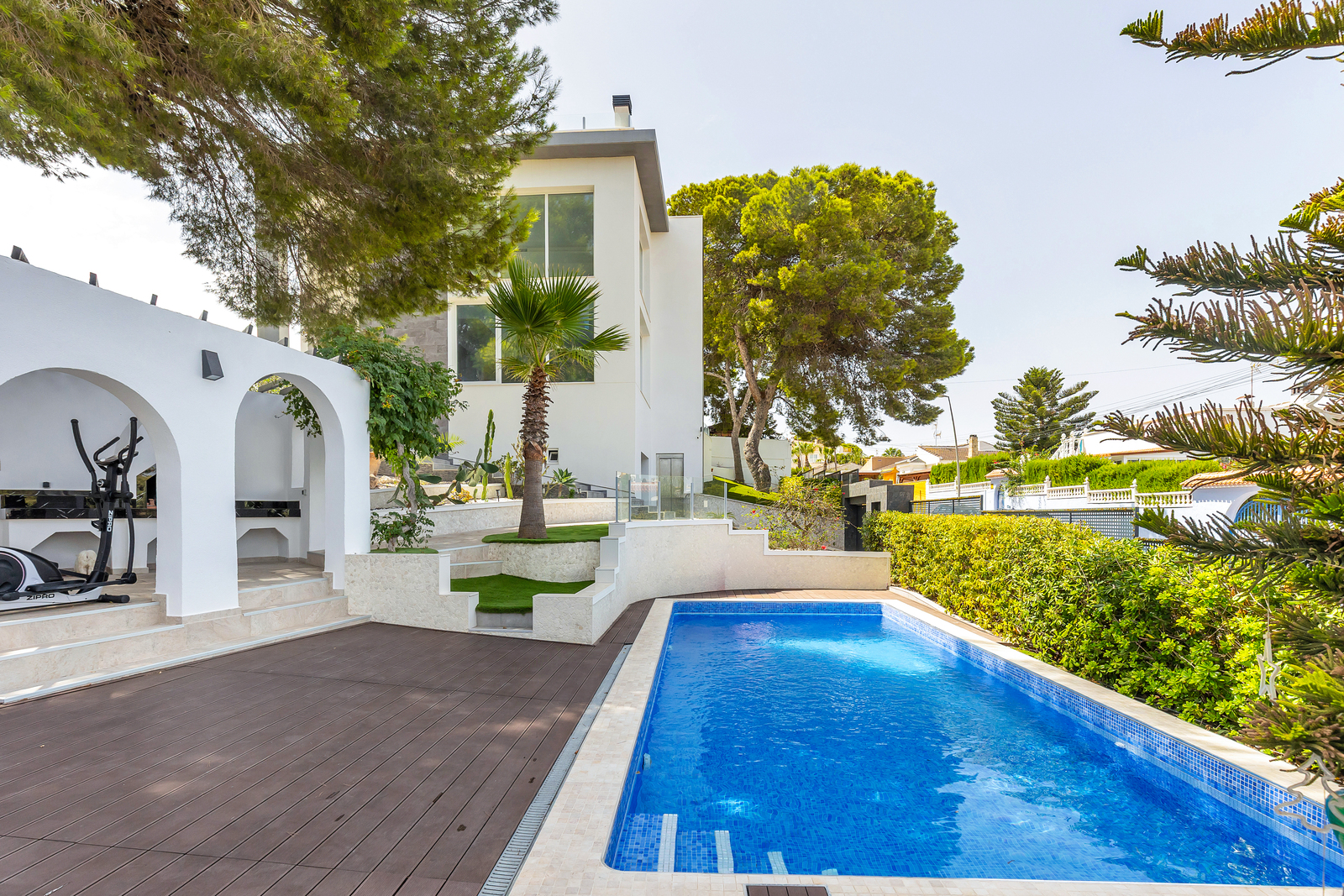 Villa with 5 bedrooms and 3 bathrooms in Torrevieja | Ref: 4229
