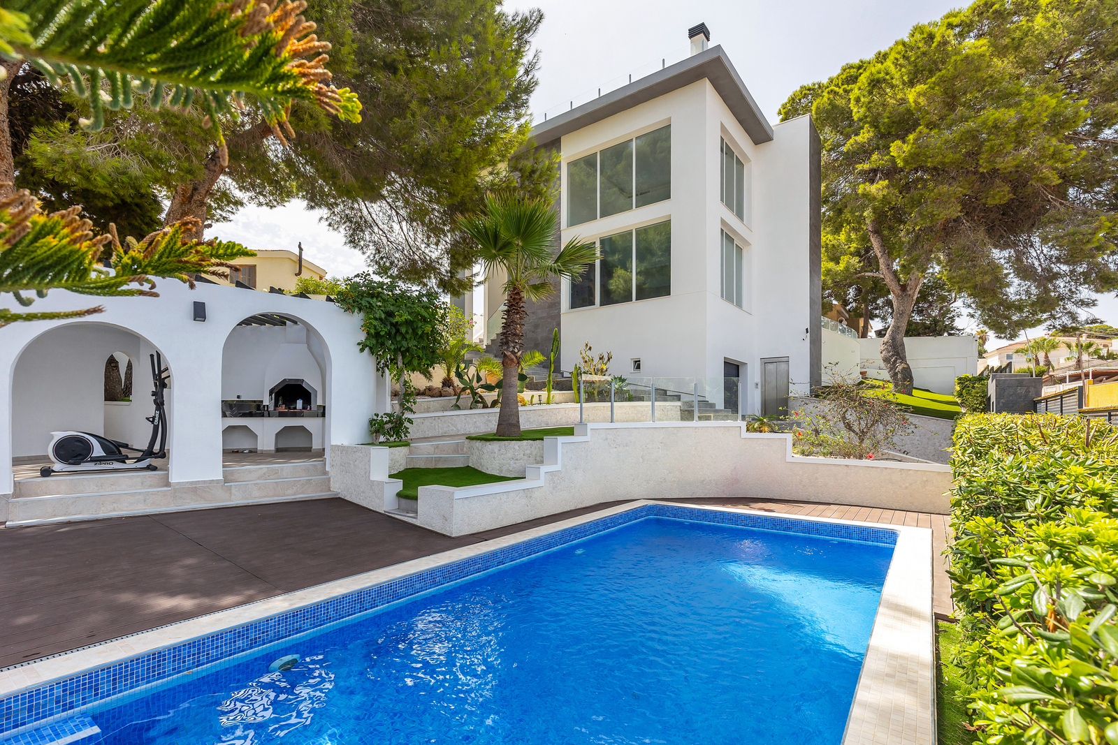Villa with 5 bedrooms and 3 bathrooms in Torrevieja | Ref: 4229
