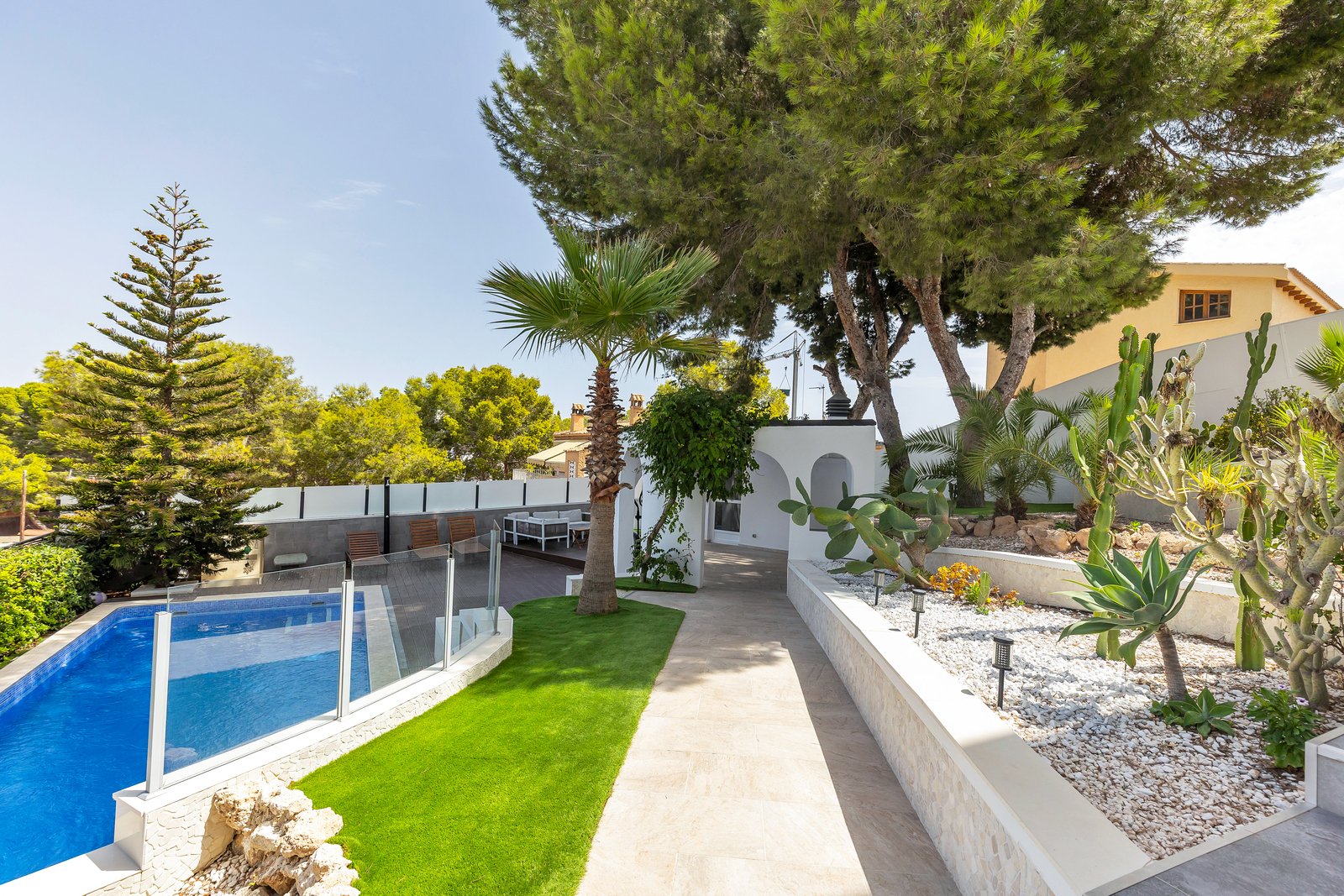 Villa with 5 bedrooms and 3 bathrooms in Torrevieja | Ref: 4229