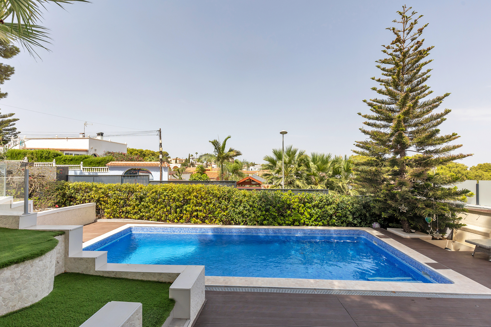 Villa with 5 bedrooms and 3 bathrooms in Torrevieja | Ref: 4229